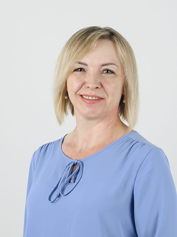 Larissa Leis, Steuerfachangestellte